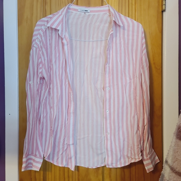 Xs Pink and White striped fashion nova top - Picture 3 of 5